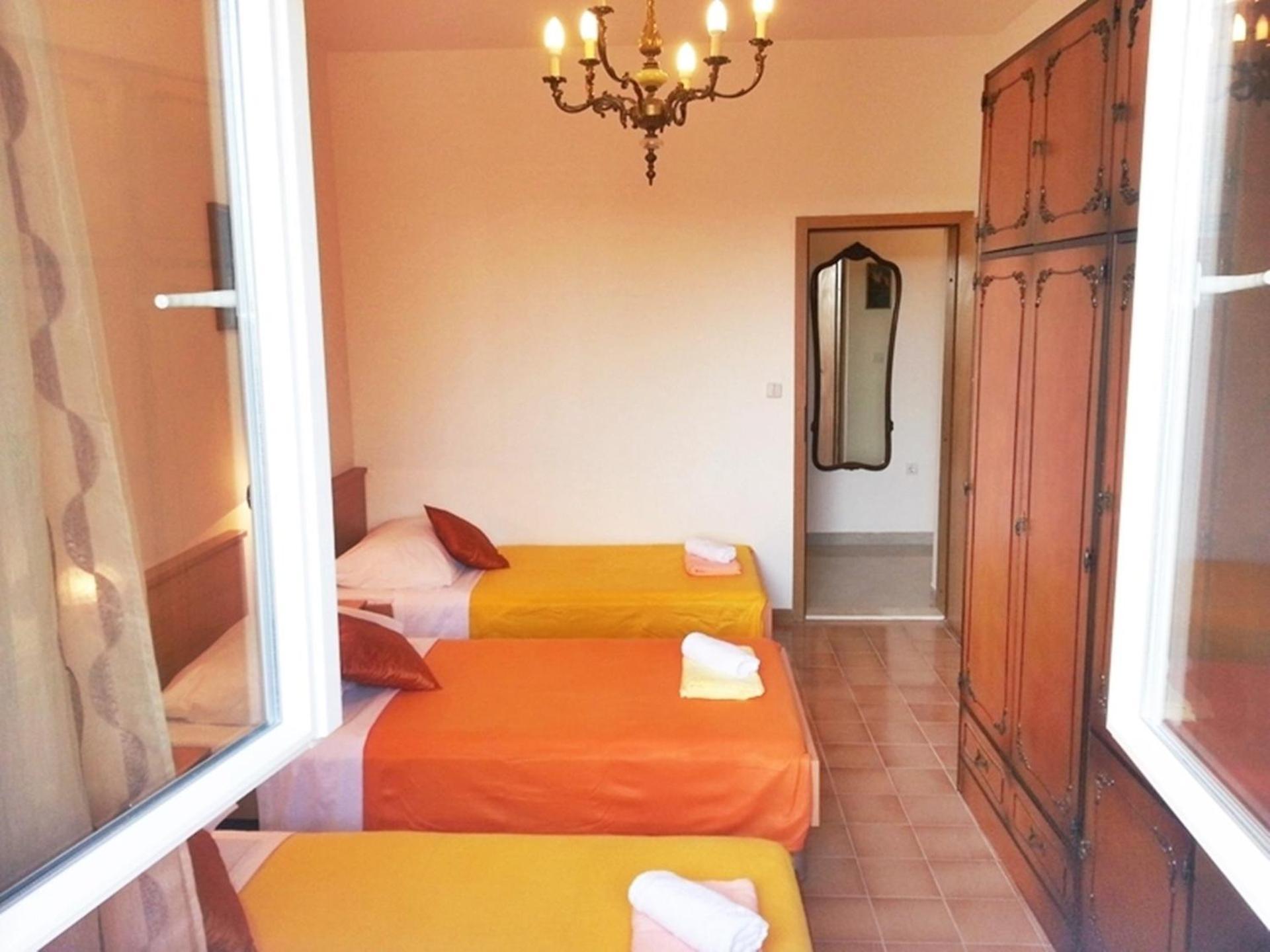 Apartments By The Sea Krilo Jesenice, Omis - 15145 耶塞尼采 客房 照片