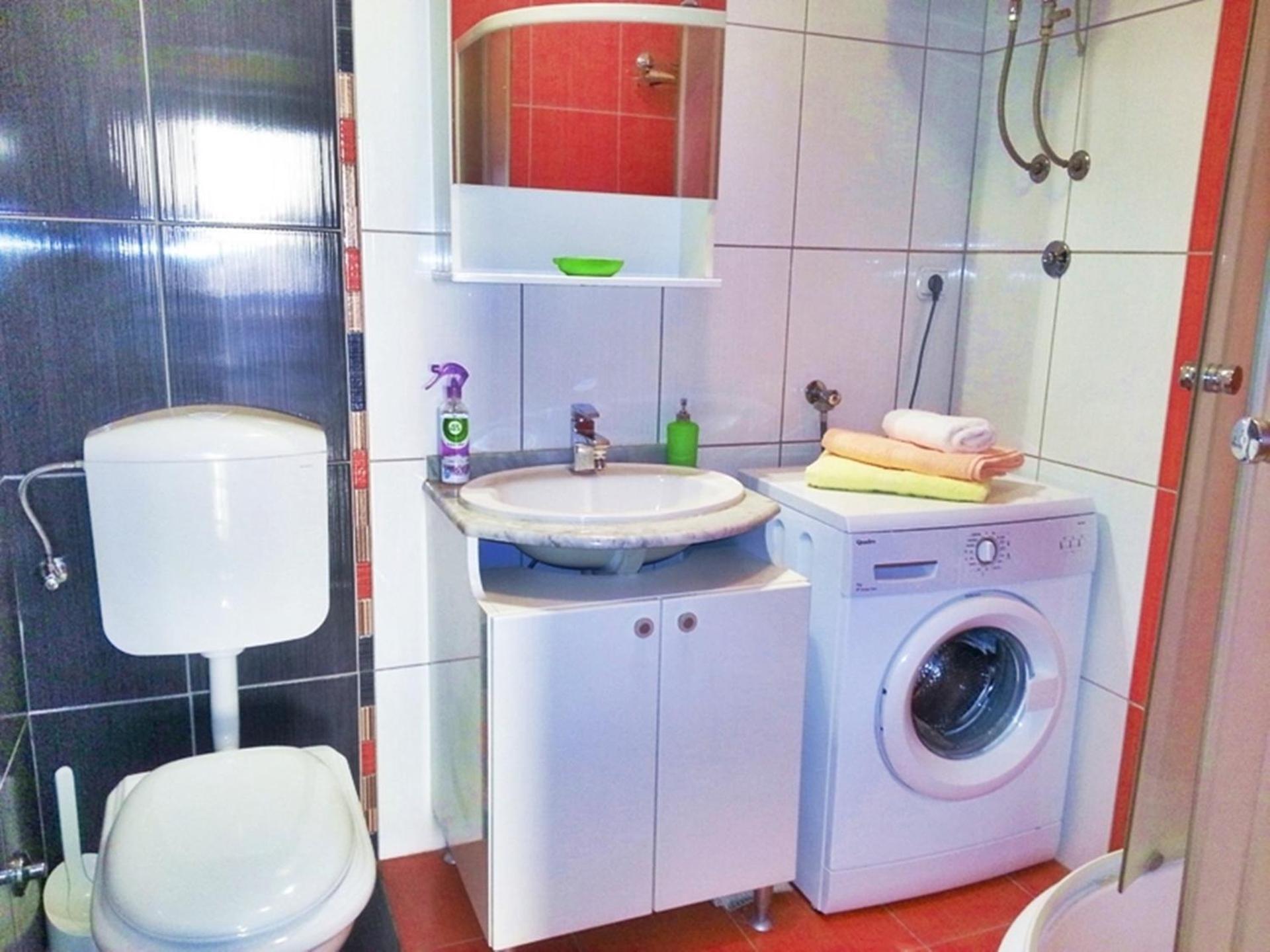 Apartments By The Sea Krilo Jesenice, Omis - 15145 耶塞尼采 客房 照片